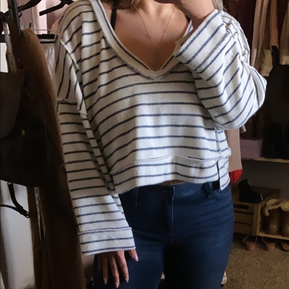 Urban Outfitters BDG sweater top - Picture 2 of 3